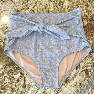 KORTNI JEANE womens size M swimsuit tie-up-front bottoms in gray.